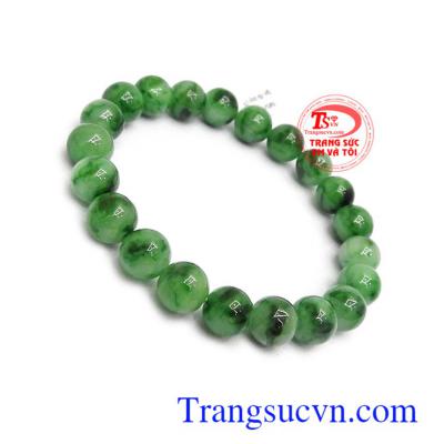 Chuỗi tay phỉ thúy bình an 9 ly vừa đem lại sự thời trang vừa có thể ở bên bạn như một lá bùa hộ mệnh đem lại may mắn, tiền tài danh vọng