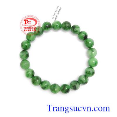 Ngay từ xa xưa, các vua chúa quan lại đã rất thích ngọc phỉ thúy nó được xem như là món trang sức không thể thiếu thể hiện sự quyền uy