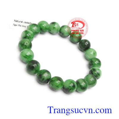 Chuỗi tay phỉ thúy cát khí đeo hợp phong thủy và bình an, ngọc phỉ thúy chứa nguồn năng lượng dồi dào, có tác dụng giải trừ tà khí, mang lại bình an, may mắn và hạnh phúc cho người đeo