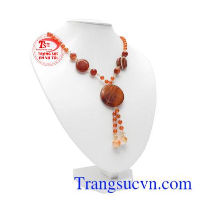 Chuỗi cổ mã não quý phái thích hợp cho các mẹ các bà trong những dịp quan trọng.