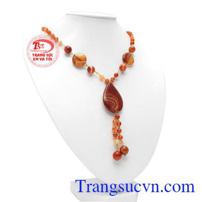 Chuỗi cổ mã não độc đáo được thiết kế mới lạ, quý phái thích hợp làm quà tặng cho người thân và bạn bè.