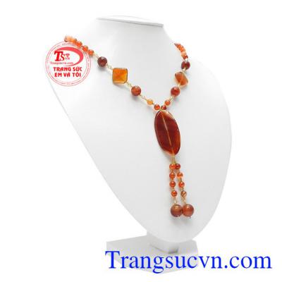 Chuỗi cổ mã não đẹp được thiết kế sang trọng, tinh tế.