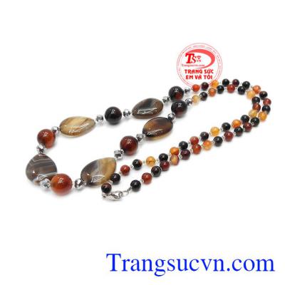 Trang sức đá quý phong thủy mang đến cho người dùng nguồn năng lượng dồi dào.