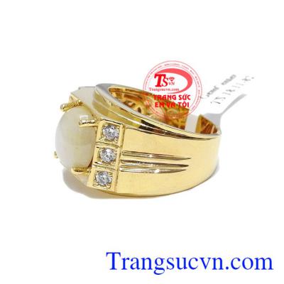 Nhẫn nam saphia quyền lực được chế tác từ vàng 14k, giao hàng nhanh trên toàn quốc