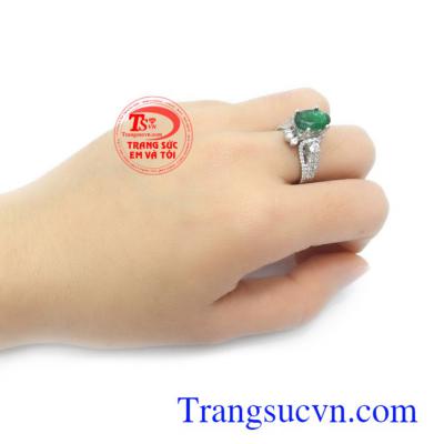 Nhẫn nữ đá quý vàng trắng 14k bền đẹp, sang trọng
