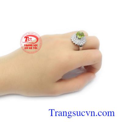 Nhẫn nữ vàng trắng đá quý thiên nhiên