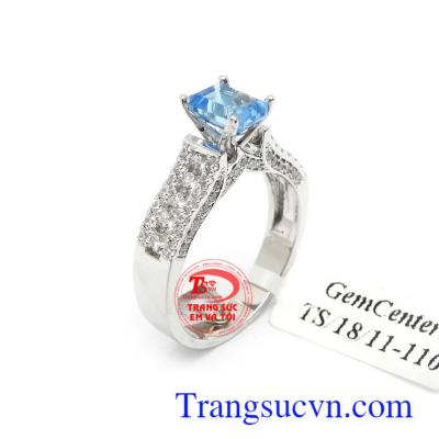 Nhẫn nữ vàng trắng Topaz tài lộc