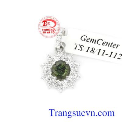 Mặt dây chuyền Sapphire cát lộc vàng 18k kiểu dáng sang trọng, tinh tế, thời trang