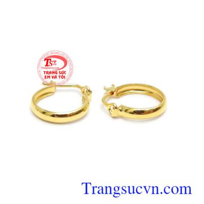 Hoa tai vàng 10k dịu dàng phù hợp nhiều lứa tuổi và phong cách thời trang khác nhau, là món quà ý nghĩa cho người bạn yêu thương