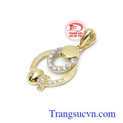 Mặt dây chuyền Korea độc đáo kiểu dáng mới lạ, mang phong cách sang trọng, đẳng cấp và quý phái, phù hợp nhiều loại dây chuyền khác nhau