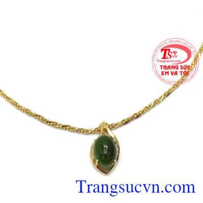 Mặt dây chuyền nephrite tinh tế