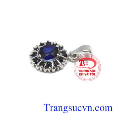 Mặt dây chuyền Sapphire bọc vàng quý phái tinh tế, đeo hợp phong thủy