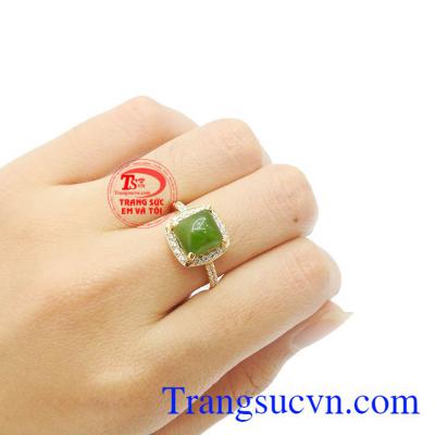 Nhẫn cẩm thạch hợp phong thủy, bảo hành uy tín, giao hàng toàn quốc.