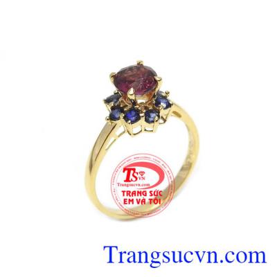 Đá granet là biểu tượng của sự giàu sang, sung túc, con cháu đầy đàn