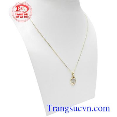 Bộ dây chuyền vàng nữ độc đáo là dòng sản phẩm được phái đẹp ưa chuộng