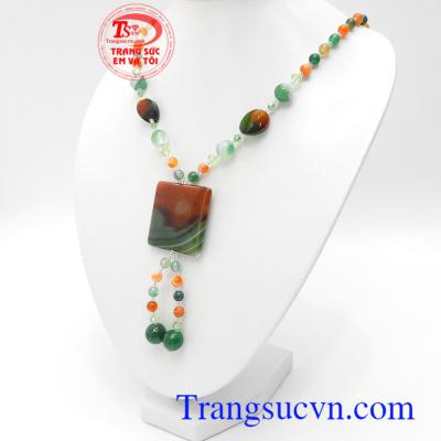 Chuỗi cổ mã não tài lộc được nhiều người lựa chọn là lá bùa hộ mệnh cho bản thân