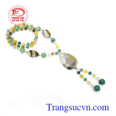 Chuỗi cổ mã não cát lộc kiểu dáng thời trang, tinh xảo và sắc nét