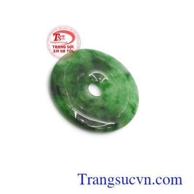 Đồng Xu ngọc Jadeit màu sắc đẹp, chất lượng cao, phù hợp làm mặt dây chuyền sang trọng, tinh tế và phong thủy.