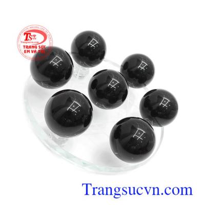 Thất tinh trận đen mang lại cát khí rất lớn, xua được tà khí, âm khí vốn là mầm mống phát sinh tai hoạ, bệnh tật, mang lại bình an, may mắn và tài lộc cho gia đình.