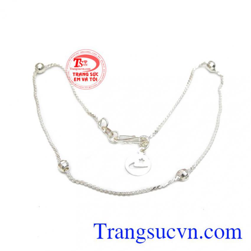 Lắc chân bạc đáng yêu