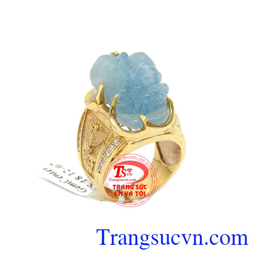 Nhẫn nam tỳ hưu aquamarine là sản phẩm đá thiên nhiên màu lam nhạt được chế tác hình tỳ hưu sắc nét, tinh xảo