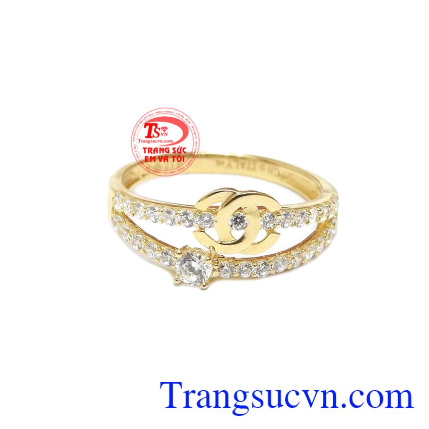 Nhẫn nữ thời trang vàng 10k được sản xuất theo công nghệ Italy mang đến một sản phẩm rất tinh tế và đẹp mắt.