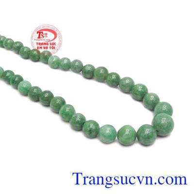 Sản phẩm có thể kết hợp cùng áo dài hoặc áo bà ba.