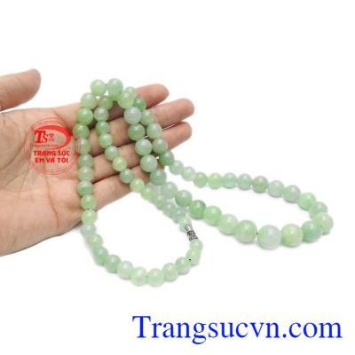 Ngọc cẩm thạch là một loại ngọc quý được biết đến từ rất lâu, tường dùng cho các vua quan, người có địa vị cao quý.