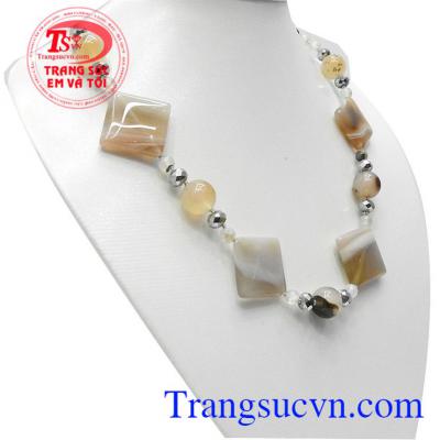 Đá mã não đẹp mang lại nhiều may mắn, sức khỏe cho người đeo