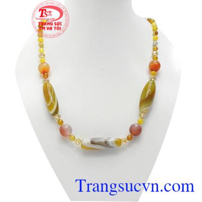 Chuỗi mã não độc đáo là sản phẩm đá mã não thiên nhiên, màu sắc tươi sáng, vân đẹp