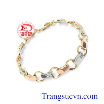Lắc vàng Italy 18k xinh xắn là dòng sản phẩm rất được ưa chuộng bởi sự tinh tế, nhẹ nhàng và cá tính trong từng chi tiết sản phẩm