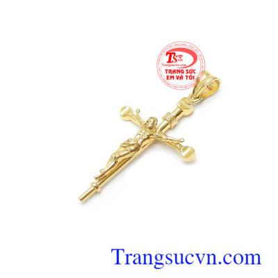 Mặt dây chuyền thánh giá 14k phù hợp nhiều loại dây chuyền khác nhau tôn lên sự tinh tế, mới mẻ và sang trọng cho sản phẩm