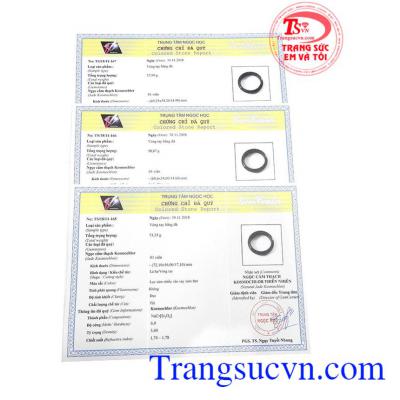 Giấy kiểm định từ trung tâm ngọc học