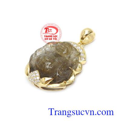 Mặt Dây Di Lặc được nhiều người mang bên người như lá bùa hộ mệnh cho bản thân