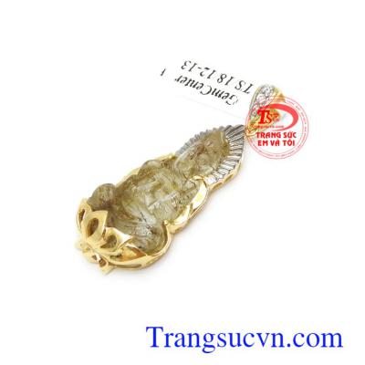 Mặt dây Phật Bà phù hợp nhiều loại dây chuyền khác nhau mang lại nét thời trang và sang trọng