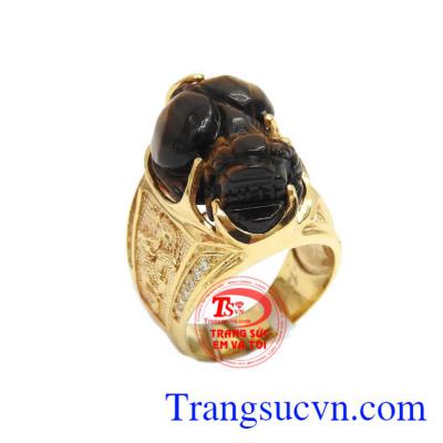 Nhẫn nam tỳ hưu đá mắt hổ đẹp là sản phẩm vàng 14k đẹp, sang trọng với thiết kế 3D sắc nét, độc đáo