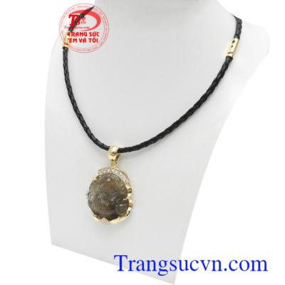 Mặt Dây Di Lặc được nhiều người mang bên người như lá bùa hộ mệnh cho bản thân