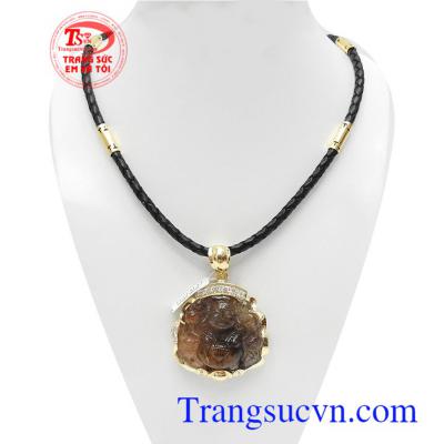 Bộ dây Di Lặc tài lộc hanh thông kết hợp giữa dây da bọc vàng và mặt dây Di Lặc thạch anh tóc thiên nhiên bền đẹp, sang trọng