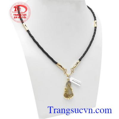 Bộ dây phật Quan Âm an nhiên trong phong thủy là biểu tượng của sự bình an, lòng thánh thiện, bác ái, hướng phật, đem tới sự may mắn cho gia chủ