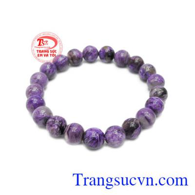 Chuỗi tay Charoite thiên nhiên là một sản phẩm mới tại Trang sức Em và Tôi. 