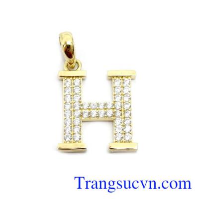Mặt dây chuyền chứ H đẹp là sản phẩm vàng được nhập khẩu từ Hàn Quốc với thiết kế sang trọng, thời trang