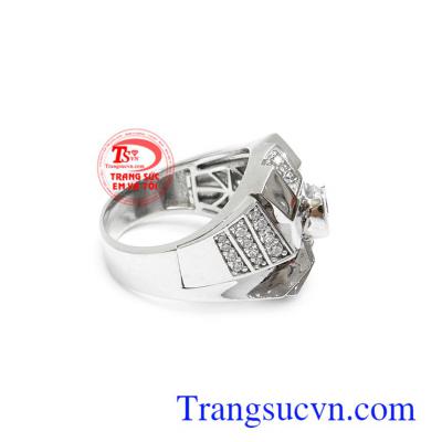 Sản phẩm dễ dàng kết hợp với nhiều trang phục và phụ kiện khác nhau, bảo hành uy tín, giao hàng trên toàn quốc