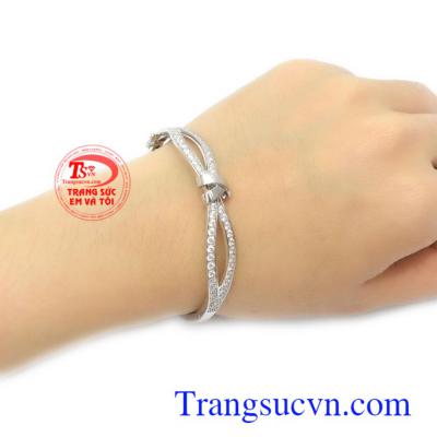 Vòng tay vàng nhập khẩu bởi Em và Tôi uy tín, chất lượng, giao hàng toàn quốc.