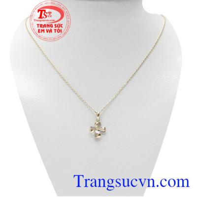 Bộ dây chuyền đẹp xinh xắn là sản phẩm bộ dây chuyền đẹp, sang trọng, tinh tế