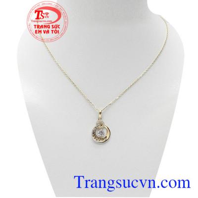 Bộ dây chuyền thanh lịch là sản phẩm bộ dây chuyền đẹp xinh xắn, sản phẩm đẹp được các bạn nữ ưa thích.