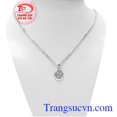 Bộ dây chuyền vàng trắng đẹp là sản phẩm vàng trắng sang trọng, tinh tế được các bạn gái ưa thích.
