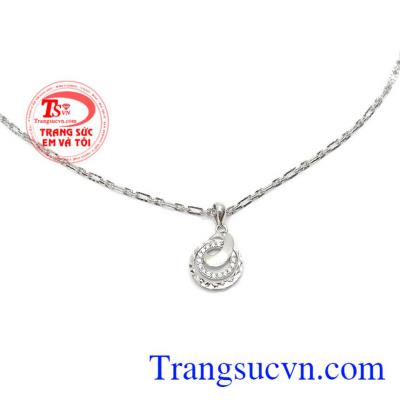 Bộ dây chuyền vàng tinh tế là sản phẩm bộ dây chuyền vàng trắng sang trọng, thanh lịch