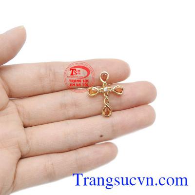 Mặt dây thánh giá không những phù hợp với người cơ đốc mà còn phù hợp với tất cả mọi người yêu thích vẻ đẹp của sản phẩm này.