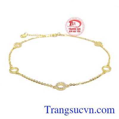 Lắc chân đáng yêu vàng 10k được chế tác tinh tế và đẹp mắt.