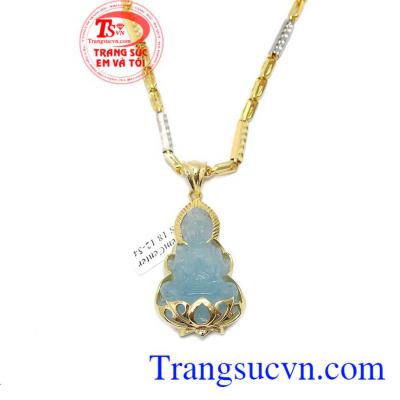 Bộ dây chuyền aquamarine với thiết kế đá aquamarine thiên nhiên bọc vàng bao quanh với các đường viền tinh tế, sang trọng. Bộ dây chuyền aquamarine